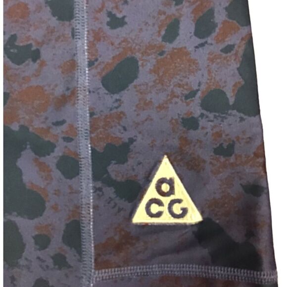 NIKE WMNS ACG DRI-FIT ADV 'CRATER LOOKOUT' SHORT Size Medium - Picture 8 of 11